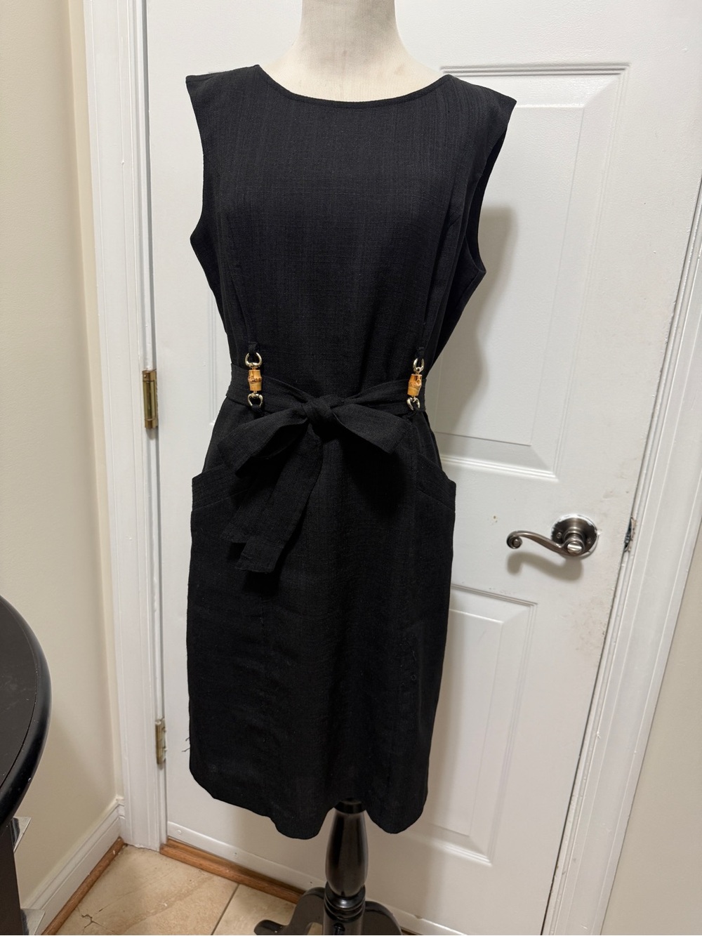 ELLEN TRACY Classic Black Sleeveless Tie-Waist Dress. copy of the Cucci dress.